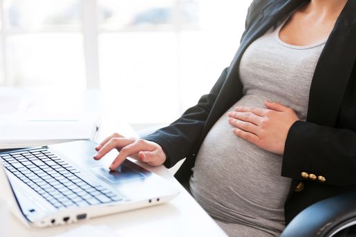 Sancionada lei que mantém grávidas afastadas do trabalho presencial durante a pandemia