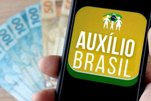 Auxílio Brasil deve injetar R$ 84 bilhões na economia em 2022, aponta estudo