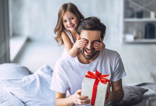 Dia dos Pais: quatro a cada dez consumidores vão fazer compras em lojas físicas