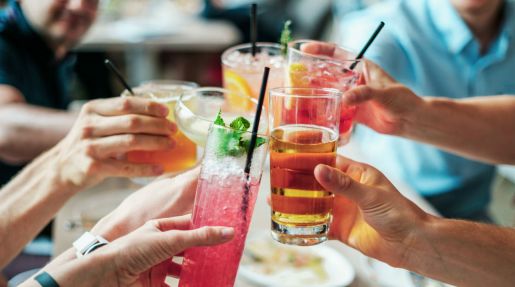 Faturamento de bares e restaurantes deve crescer até 30% no Carnaval