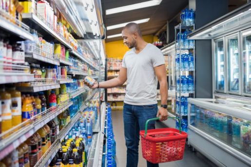 Brasileiros voltam a fazer compras de abastecimento e priorizam embalagens menores
